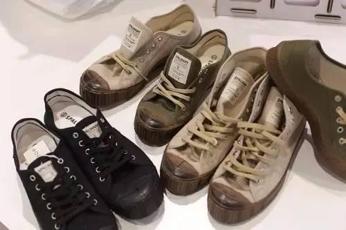 只能想到Acne Studios冰球突破